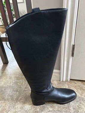 Classic Black Women's Knee-High Riding Boot